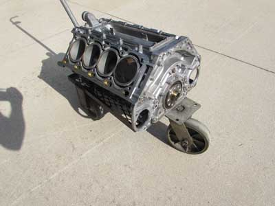 BMW 4.8L V8 N62N Engine Block Assembly for Rebuild or Parts (Crankshaft, Pistons, and Rods) 11110396206 550i 650i